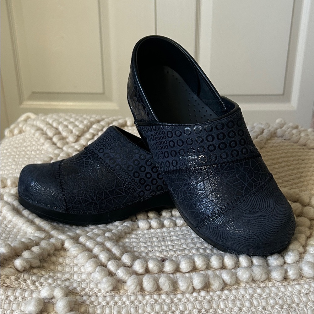 Sanita Black & Navy Embossed Professional Clogs Size 38